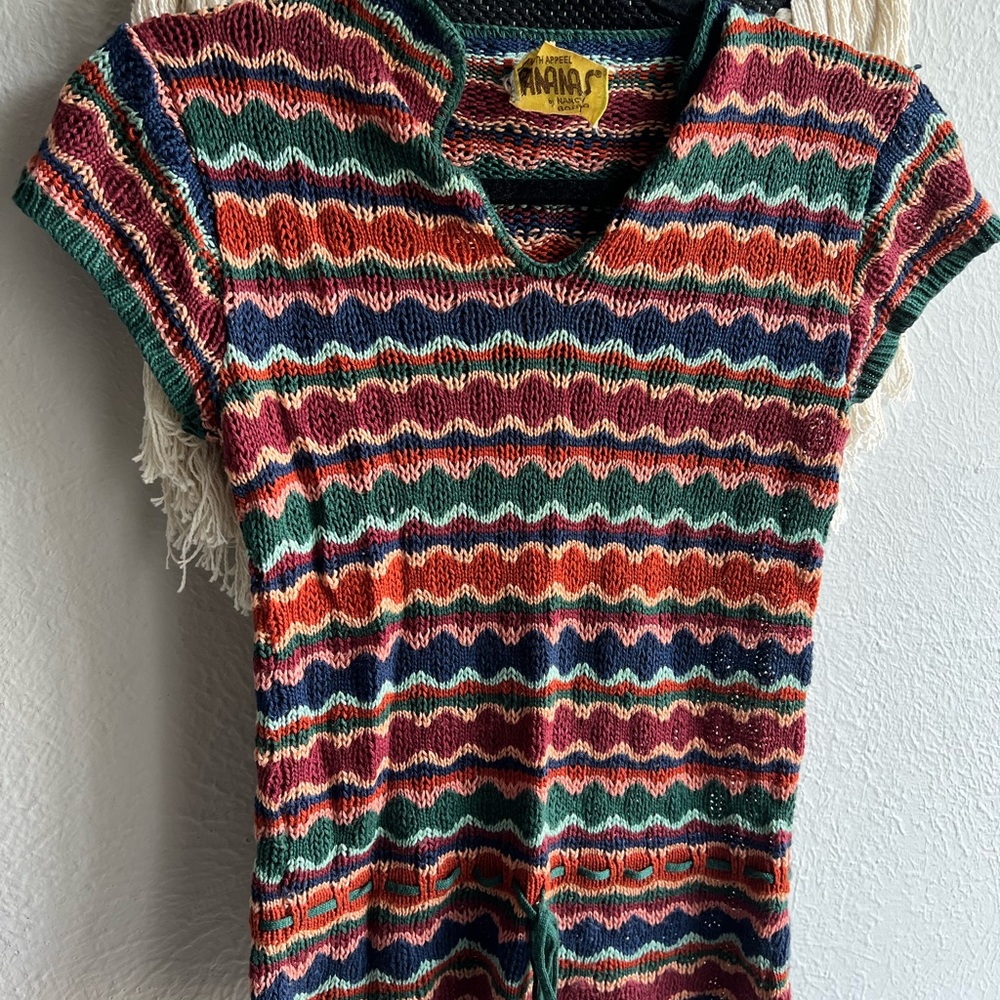 Vintage Multicolor Wave Knit Cap Sleeve Top - Green, Navy, Red, Pink